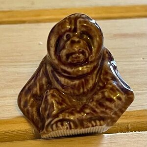 Vintage Wade England Whimsies Red Rose Orangutan Figurine
